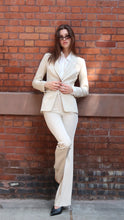 Load image into Gallery viewer, Gilmore Luxury Suit In Silk
