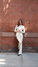 Load image into Gallery viewer, Gilmore Luxury Suit In Silk
